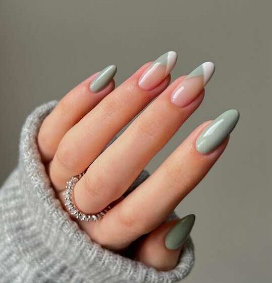 47 Simple Nails Ideas (Designs So Easy You Can DIY At Home)