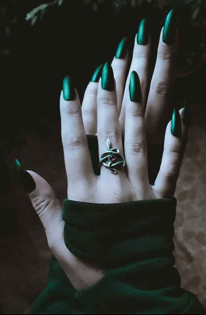 slytherin aesthetic nails ideas emerald green