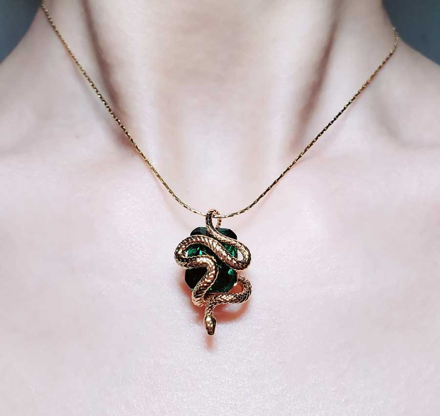 slytherin aesthetic necklace