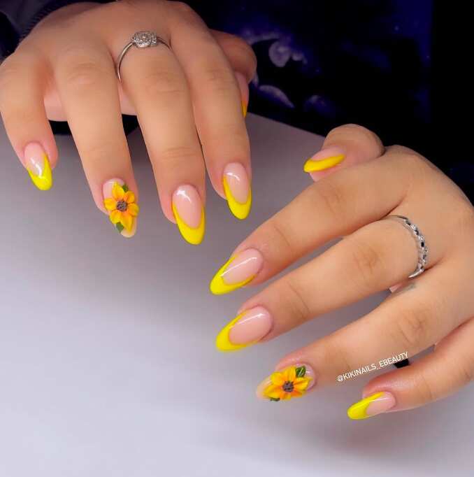 sunflower nails design 3D and french tips