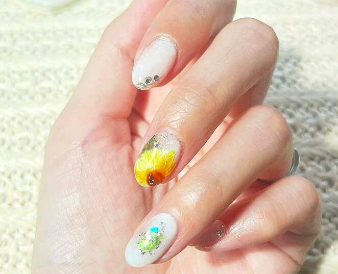 oval nails with abstract art design