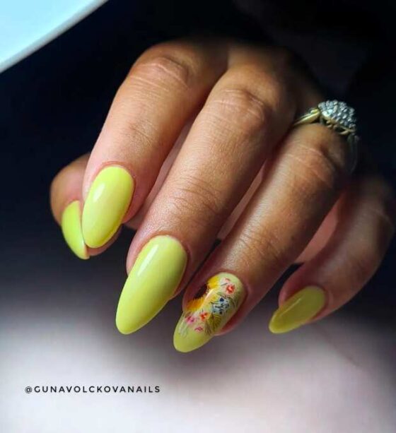 50 Sunflower Nail Designs To Carry Summertime In Your Hands - The Mood ...