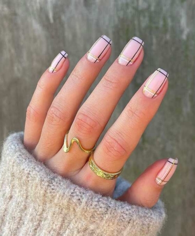 Nails Design With Lines, Swirls & Waves To Try Right Now