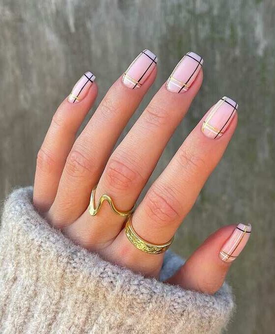 67 Nails Design With Lines, Swirls & Waves To Try Right Now