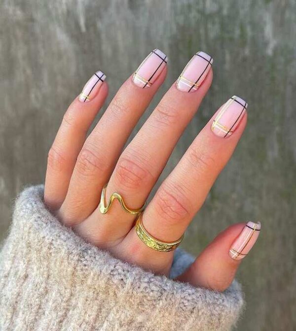 67 Nails Design With Lines, Swirls & Waves To Try Right Now