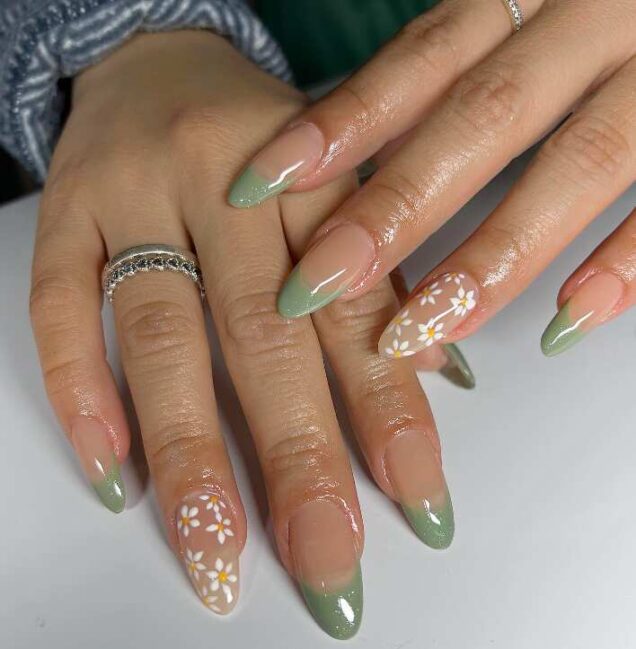 53 Daisy Nails Designs & Ideas To Try Right Now - The Mood Guide