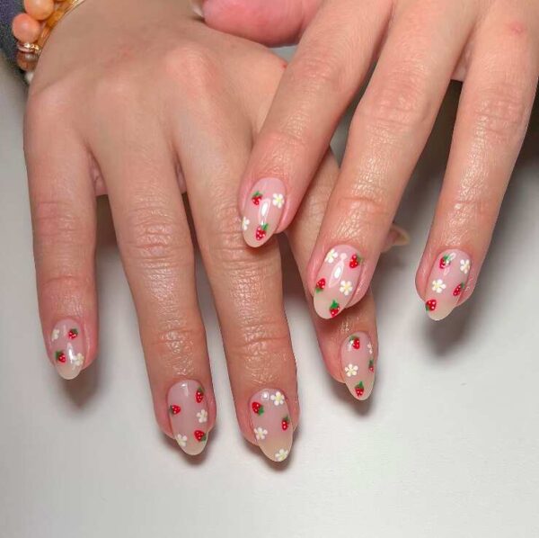 53 Daisy Nails Designs & Ideas To Try Right Now - The Mood Guide