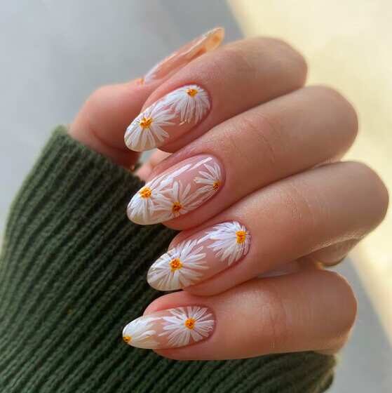 53 Daisy Nails Designs & Ideas To Try Right Now