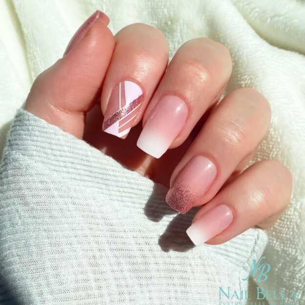 SET OF PINK AND WHITE GLITTER OMBRE PRESS-ON NAILS