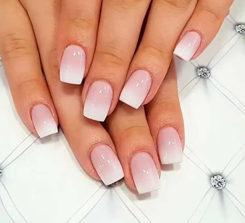 SET OF FRENCH TIP OMBRE SHORT NAILS