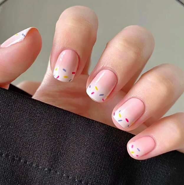 short GLOSSY PINK DONUT OMBRE fake  NAILS