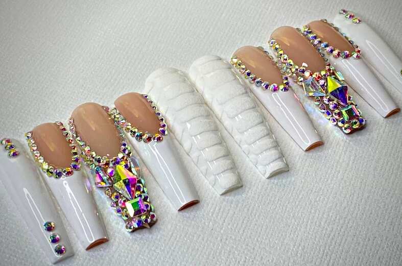 24pcs Artificial Nails With Designs Rhinestone Removeable Fake