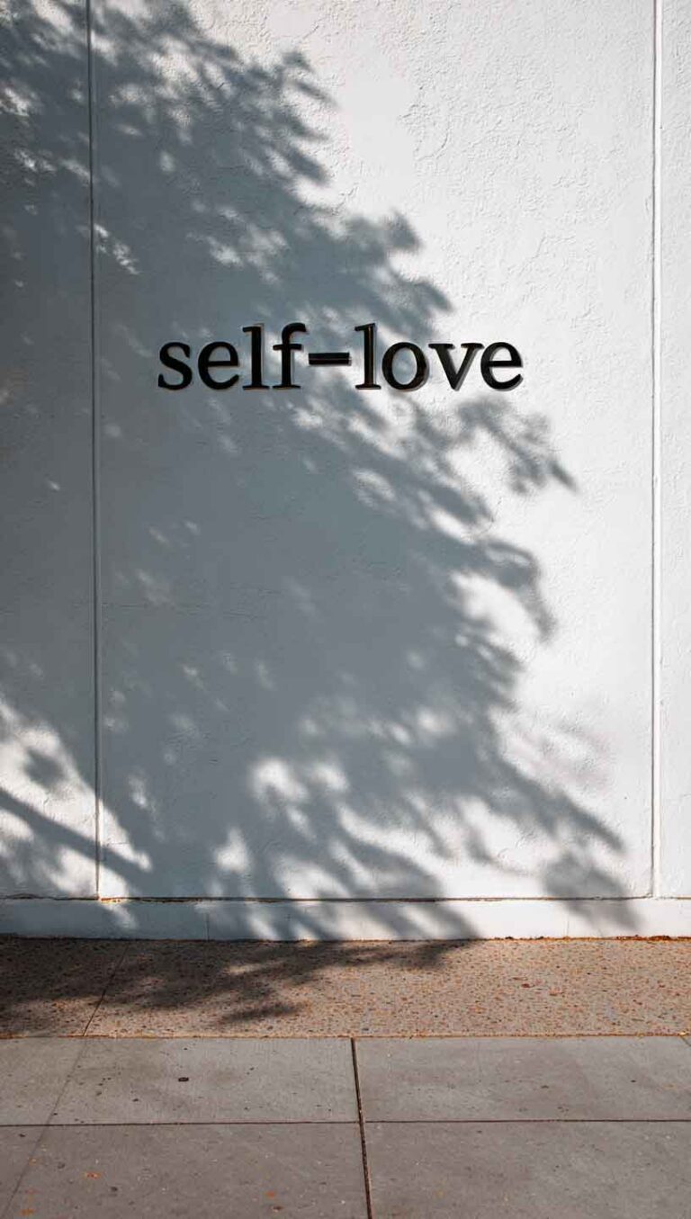 minimalist aesthetic wallpaper for iphone