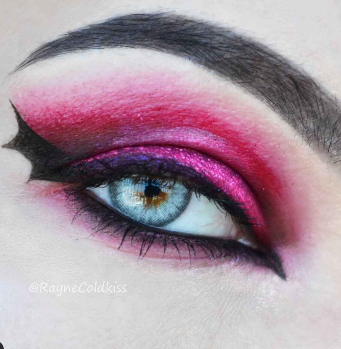 Easy Vampire Makeup Ideas for Halloween The Mood Guide