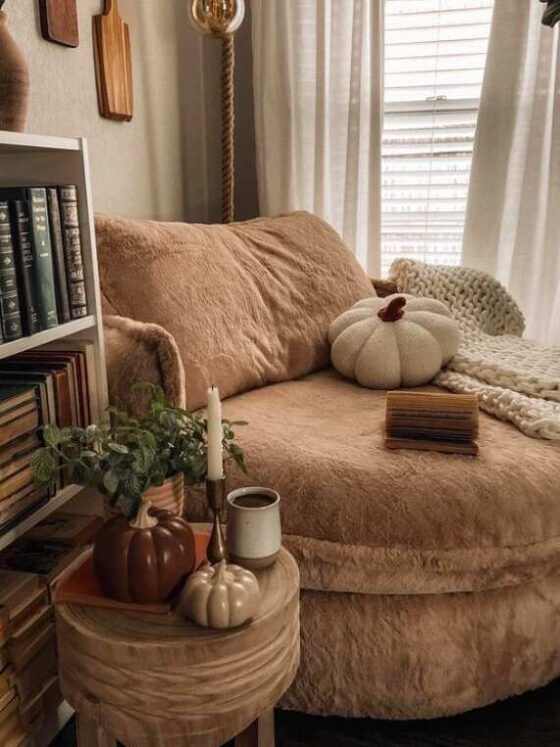Decorative Fall Pillows & Covers To Warm Up Your Autumn Prep