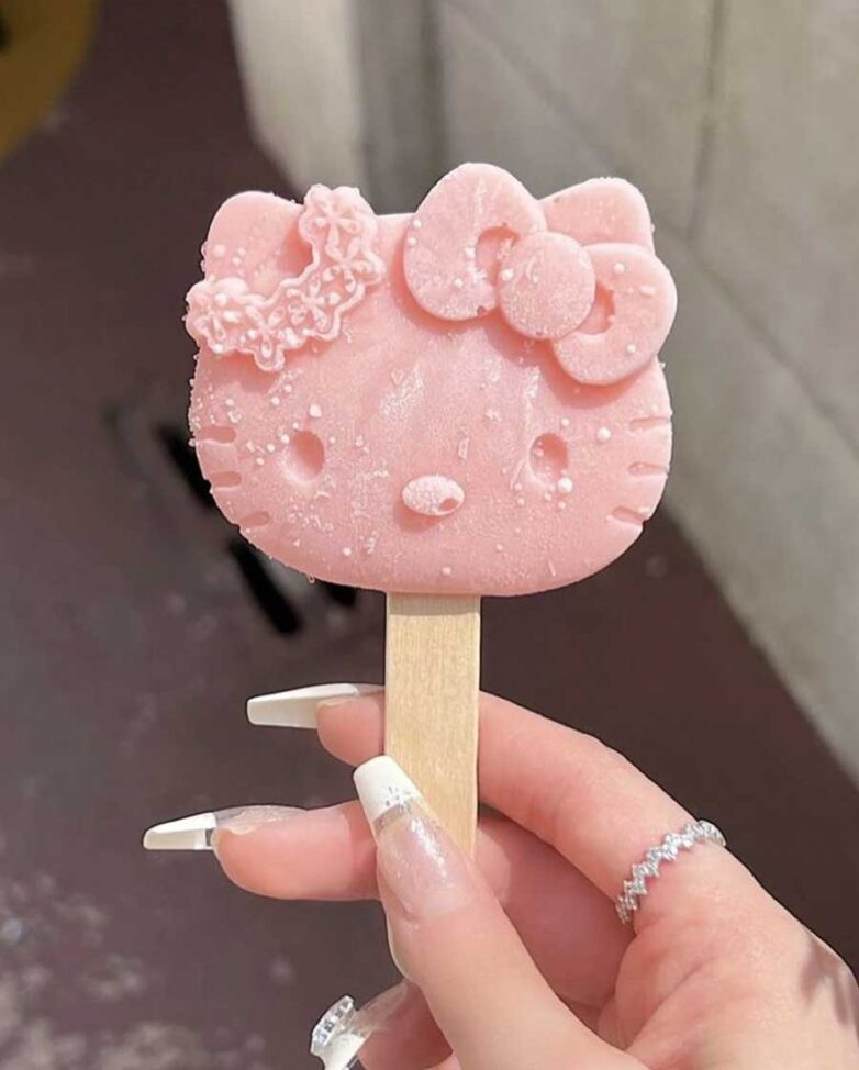 The Cutest Hello Kitty Aesthetic Guide (Outfits, Decor & lifestyle