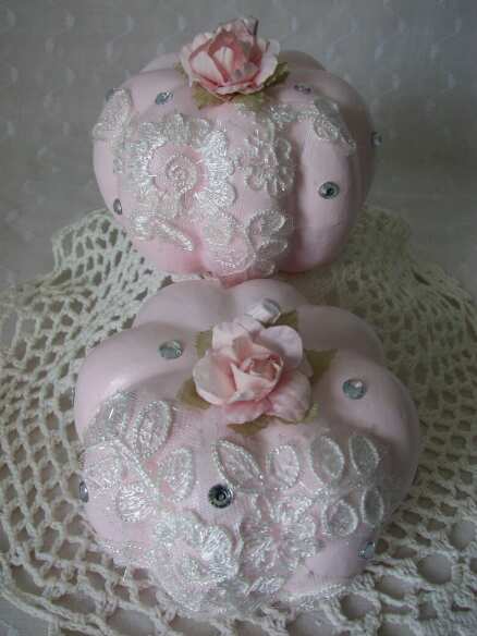 Shabby Chic Pink Ceramic Decor Pumpkin With Pearls & Lace