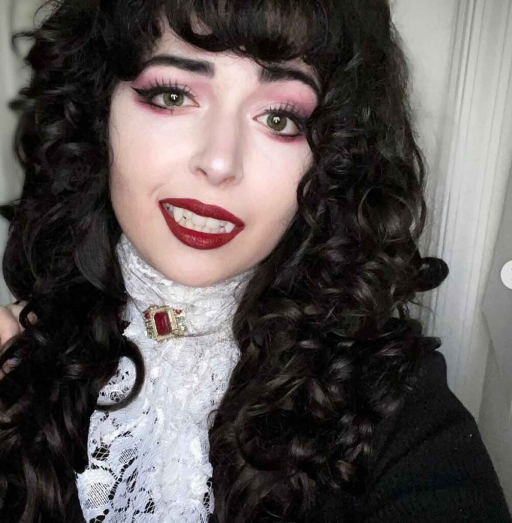 vampire makeup with fangs