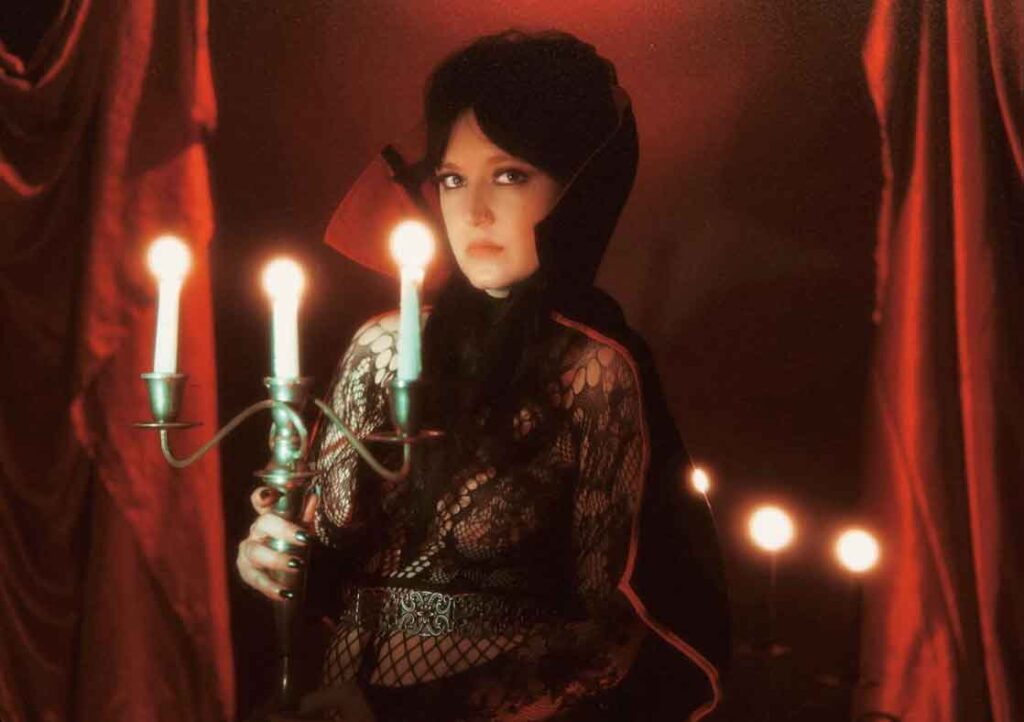 victorian vampire aesthetic costume