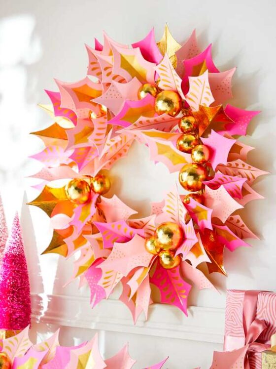 The Most Aesthetic Pink Christmas Wreaths For Your Dreamy Winter Wonderland