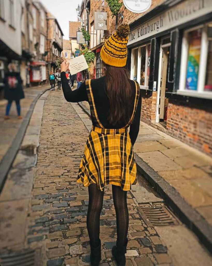 yellow and black hufflepuff fall outfit