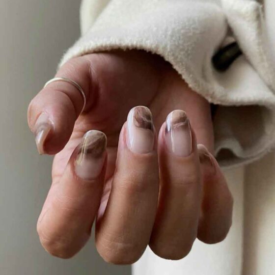 The Most Refined Marble Nails to Try