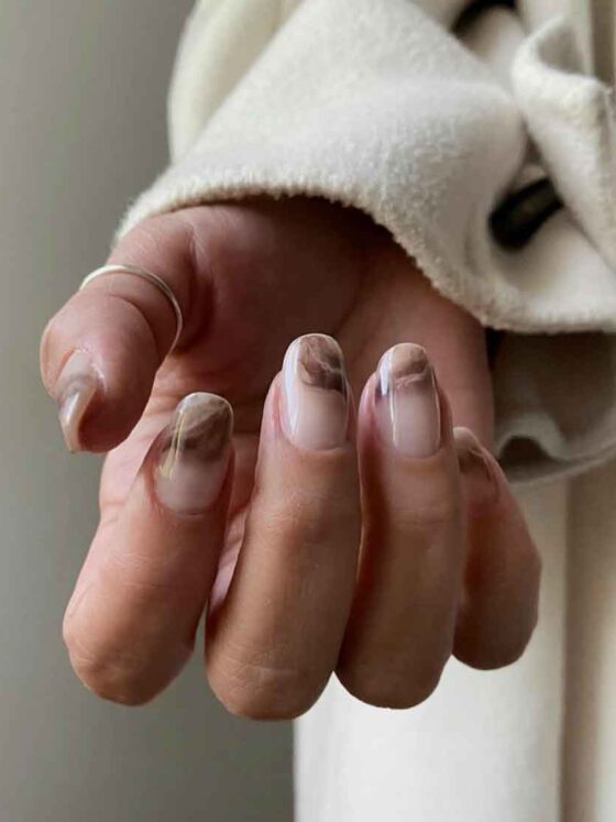 The Most Refined Marble Nails to Try