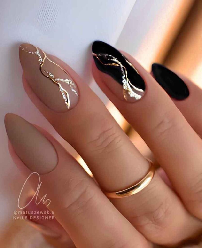 black gold nails