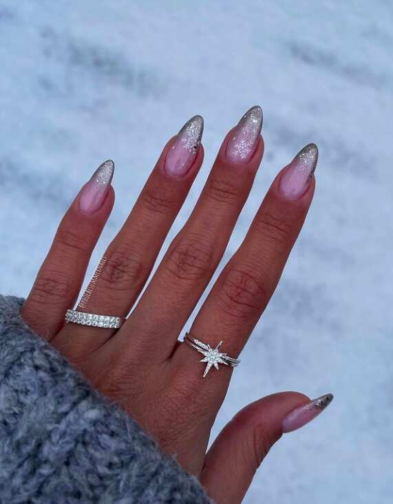 31 Classy Winter Nails To Try Right Now