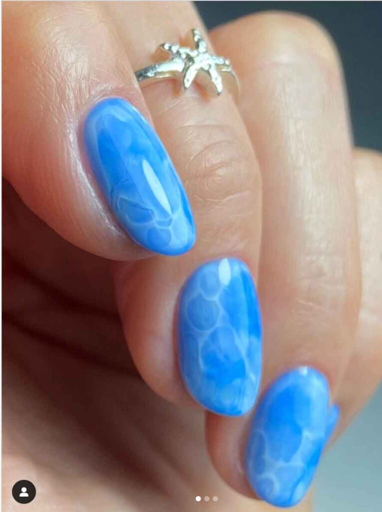 sea white and blue summer nails