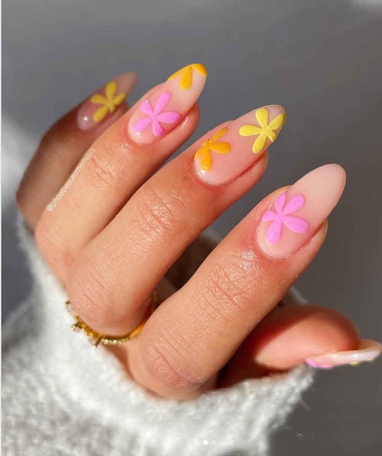 40 Ways to Wear Pink Flower Nails this Spring - The Mood Guide