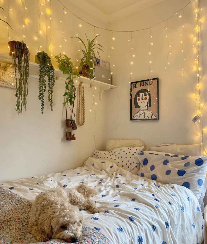 simple boho decoration with fairy lights strings