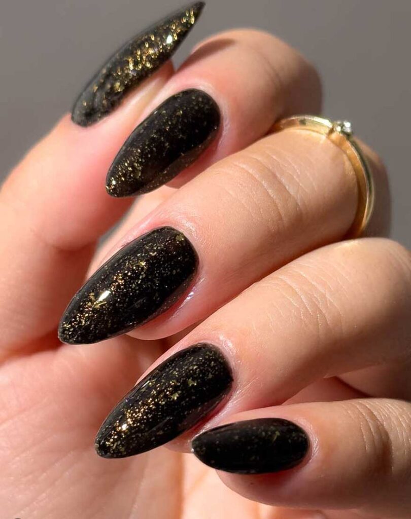 simple and easy black and gold nail idea