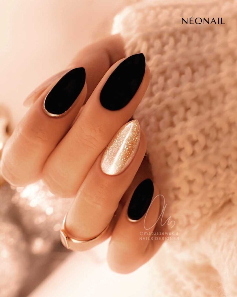 simple minimalist black and gold nail art luxury aesthetic beauty