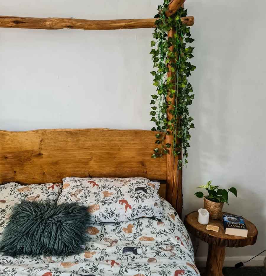 minimalist cottagecore bedroom decor woodland