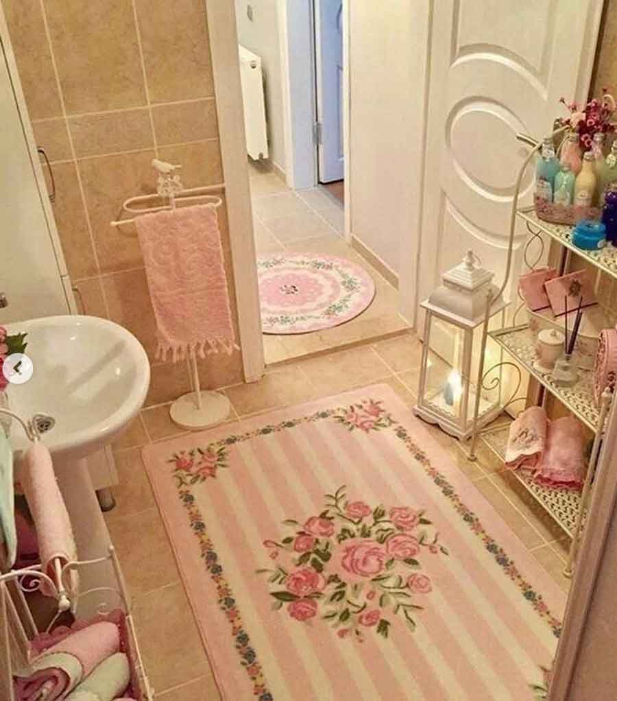 simple and small soft style coquette bathroom interior decor idea pink and white