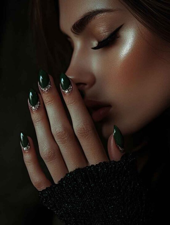 dark green christmas nails aesthetic, elegant, chic with silver decoration