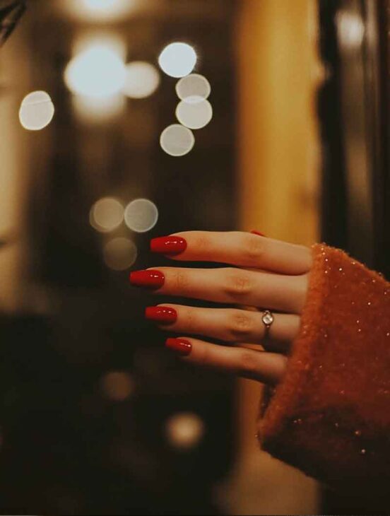 simple red elegant and classy christmas nails 