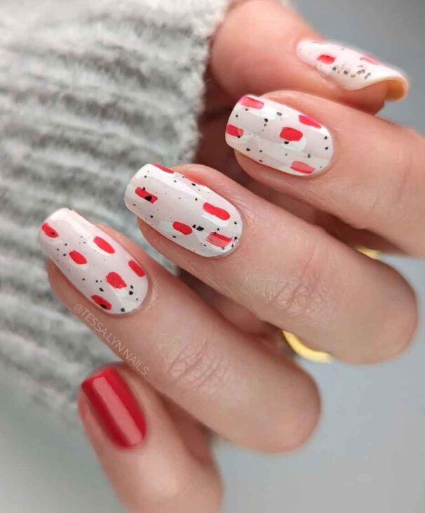 holiday manicure red and white