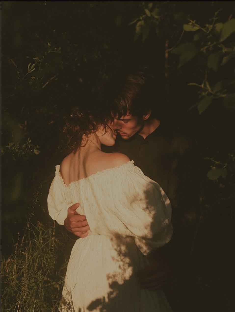 cinematic aesthetic photoshoot photo idea for valentines day. Regency era inspired. vintage couple romantic photography.