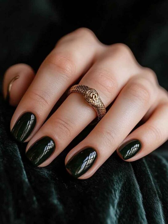 cute short aesthetic dark green slytherin aesthetic nails