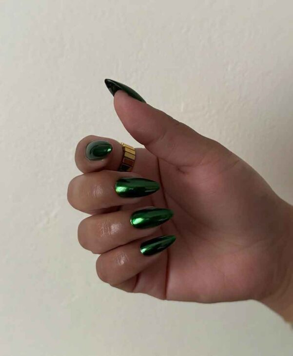 emerald jelly chrome green simple aesthetic slytherin-inspired nails