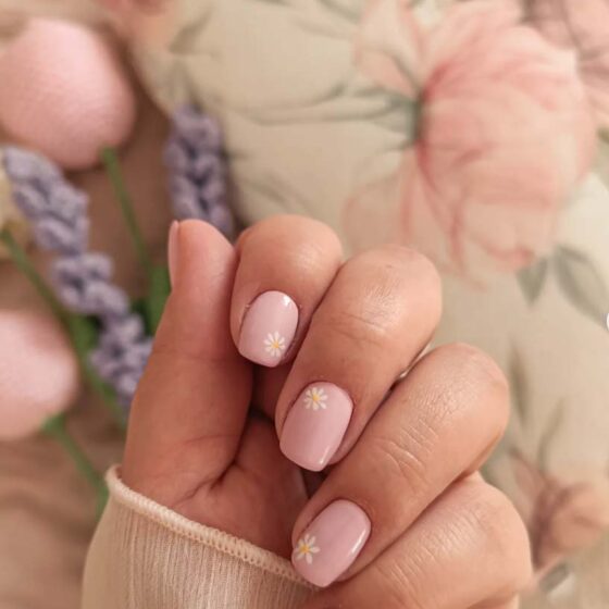 30 White Flower Nails Ideas (Daisy, Easy, Realistic)