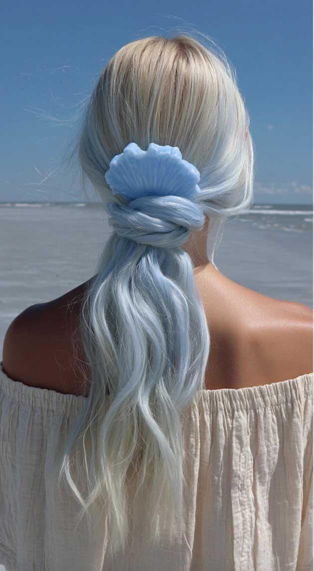 aesthetic cool blue color summer hair style for mermaid on blonde hair
