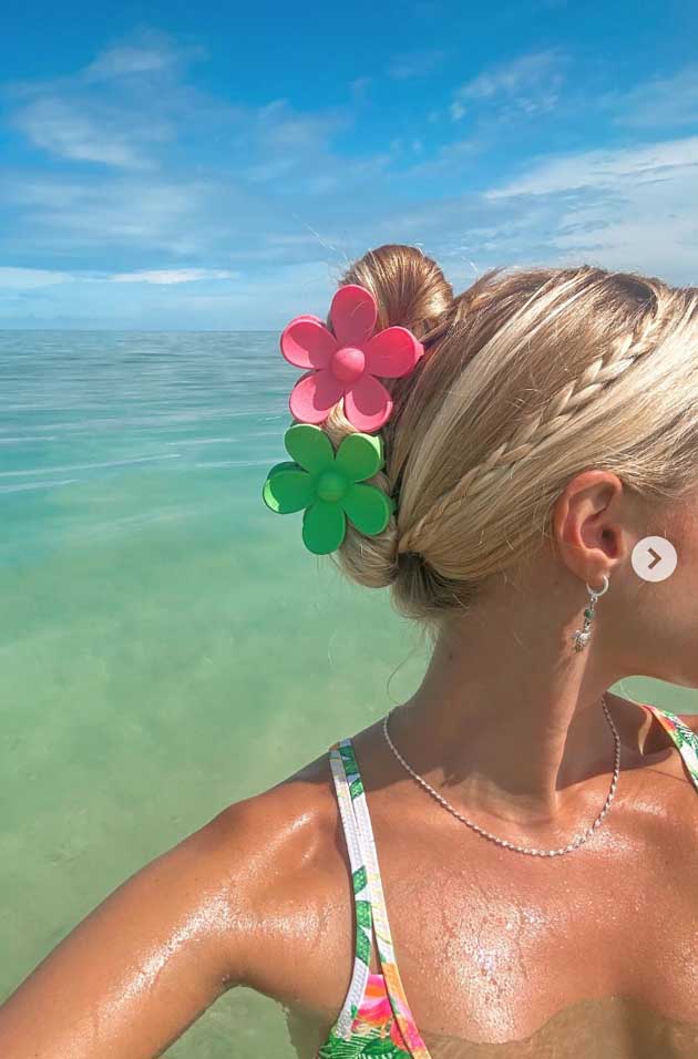 cute summer hairstyle with two hair clips