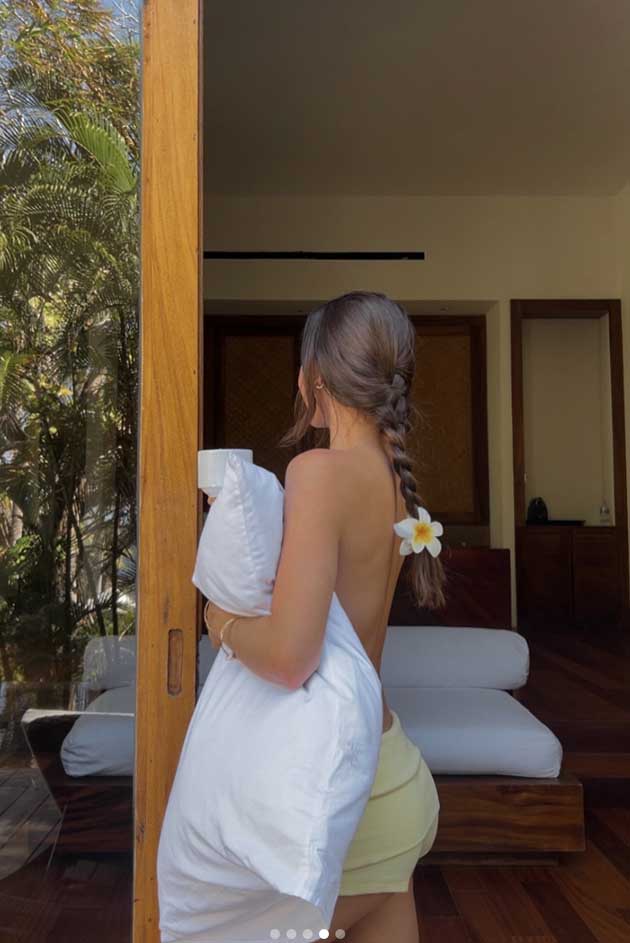 easy aesthetic after beach summer hairstyle with simple braid