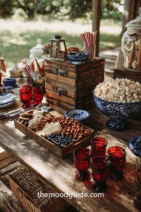 aesthetic festive 4th of july rustic tablescape decor