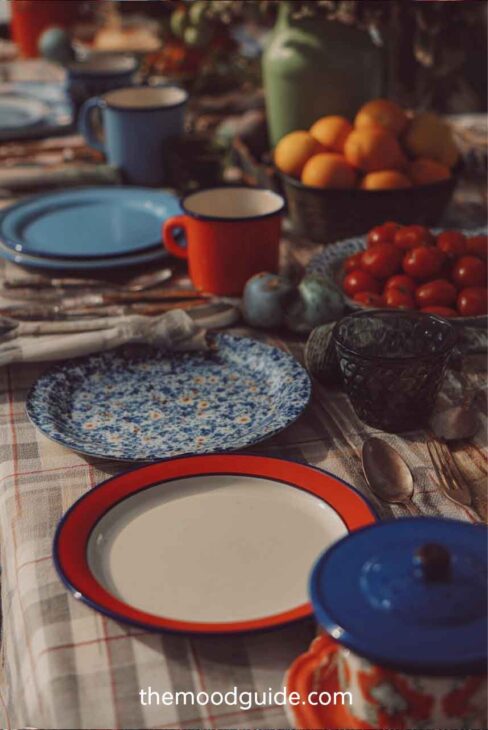 rustic 4th of july simple red and flue floral aesthetic table outdoors