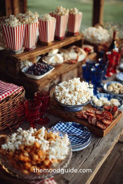 rustic 4th of jult table deor table with easy treats