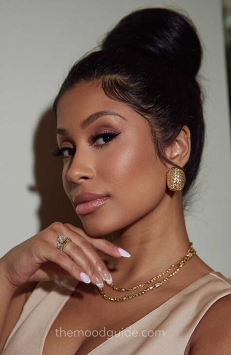 sleek bun baddie hairstyle